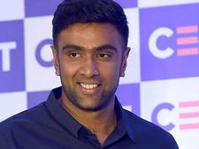 இதுதான் கமெண்டரியா.. தமிழ் வர்ணனையை கிண்டல் செய்த அஸ்வின்.. யாரை கலாய்த்தார் தெரியுமா?