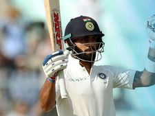 யார் என்று தெரிகிறதா.. கோஹ்லி தீ என்று புரிகிறதா.. சிங்கிள் இல்ல டபுள் செஞ்சுரி!