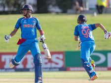 சார் இந்தியாகிட்ட ஜாக்கிரதையா இருங்க… மந்திரம் செய்யறாங்க…