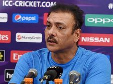 2வது போட்டியில் குல்தீப்பை சேர்த்தது தவறு தான் - ஒப்புக்கொண்ட ரவி சாஸ்திரி