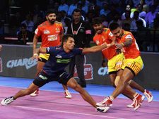 புரோ கபடி லீக் - ஹரியானா ஸ்டீலர்ஸ், டபாங் டெல்லி வெற்றி.. பரபரப்பான போட்டி முடிவுகள்