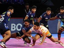 பெரும் பின்னடைவில் இருந்து வெற்றி பெற்ற புனேரி பல்தான்.. புரோ கபடி லீகின் விறுவிறுப்பான போட்டி