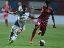 ISL 2019 : ஆத்தாடி.. இம்புட்டு கோலா அடிப்பீங்க! ஜாம்ஷெட்பூர் கோல் மழை.. பெங்களூரு தோல்வி!