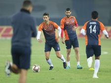 ISL 2019 : பாதாளத்தில் இருக்கும் டெல்லி அணியால் நார்த் ஈஸ்ட் அணியை வெல்ல முடியுமா? 