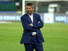 ISL 2019 : புனே அணியை மாற்றிக் காட்டிய பில் பிரௌன்.. இவரை முதல்லயே கோச்சா போட்டுருக்கலாமே?