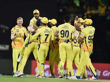 எங்க வீரர்களுக்கு வயசு அதிகம்.. ஃபிட்னெஸ் டெஸ்ட் வைச்சா உண்மை தெரிஞ்சுடாதா? பலே சிஎஸ்கே!!