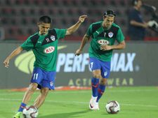 ISL 2019 : வாழ்வா சாவா போராட்டத்தில் நார்த் ஈஸ்ட்டை சந்திக்கும் பெங்களூரு!