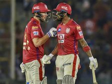 DC vs KXIP: ராகுல், மயங்க் அகர்வால் அவுட்... எதை பற்றியும் கவலைப்படாமல் வெளுக்கும் கெயில்