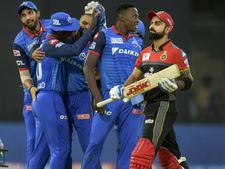 போராடி தோற்ற பெங்களூரு… ப்ளே ஆப் சுற்றை உறுதி செய்து கலக்கிய டெல்லி