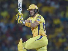 CSK vs SRH: வாட்சன் அதிரடி அரைசதம்… ரெய்னா 38… வெற்றியை நோக்கி நிதானமாக முன்னேறும் சென்னை