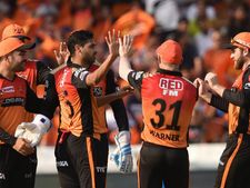 SRH vs KKR : இந்த ரன்னை எடுக்க 15 ஓவரே போதும்.. கொல்கத்தாவை பிரித்து மேய்ந்த ஹைதராபாத் ஜோடி!