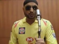 VIDEO:டொக்கு வச்சா மொக்கப் ப்ளேயரு, டக்கு பவுலருக்கு பேபி ஓவரு.. வைரலாகும் சிஎஸ்கே வீரர்களின் பாடல்