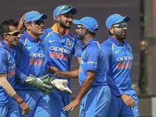 டீம்ல எங்களுக்கு இடம் இல்லையா.. முணுமுணுக்கும் வீரர்கள்.. உருவாகும் புது ட்ரென்ட்!