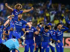 ஐயோ பாவம்.. ஒவ்வொரு முறையும் வசமாக சிக்கும் சிஎஸ்கே.. ஹாட்ரிக் அடித்த மும்பை இந்தியன்ஸ்!