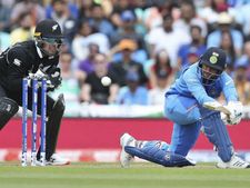 எல்லோ அலர்ட் தந்துவிட்டனர்.. விரக்தியில் இந்தியா.. மகிழ்ச்சியில் நியூஸி. அணி.. பின்னணி என்ன?