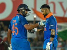 நீ உள்ளே.. நான் வெளியே.. மங்காத்தா ஸ்டைலில் ரோஹித் போட்ட பிளான்.. கோலி செய்யும் தியாகம்!