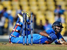 விஜய் ஷங்கர் நீக்கத்துக்கு இது தான் காரணமா? கோலி சொல்வதை நம்ப முடியலையே!