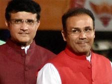 Happy Birthday Dada: 56 இன்ச் மார்பளவு கேப்டன்.. தாதாவுக்கு பர்த்டே வாழ்த்து சொன்ன சேவாக்