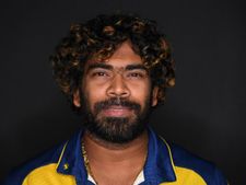 உங்க பொங்கச்சோறும் வேண்டாம்.. பூசாரித்தனமும் வேண்டாம்..! ஆஸி.யில் செட்டிலாகும் ஸ்டார் வீரர்