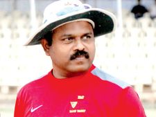 இவர் தான் இந்திய அணியின் புதிய கோச்? பிசிசிஐ கசியவிட்ட சீக்ரெட்…! ரசிகர்கள் ஷாக்!