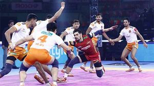 PKL 2019 : பெங்களூரு புல்ஸ் போட்ட திட்டம் சொதப்பல்.. புனேரி பல்தான் அசத்தல் வெற்றி!