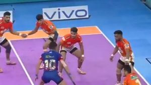 PKL 2019 : புனேரி பல்தான் சோலியை முடித்த நவீன் குமார்.. 60 புள்ளிகளை அள்ளிய டெல்லி!