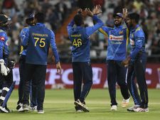 இலங்கை கிரிக்கெட் அணி பாக்.போகாம இருக்க இந்தியா தான் காரணமாம்..! இது எப்படி இருக்கு?