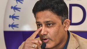 இந்திய அணிக்கு பயிற்சியாளரா இருந்த அனில் கும்ப்ளேவா இது? என்னங்க இப்படி மாறிட்டாரு?