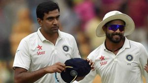 தயவுசெய்து இவங்களை பிரிச்சுடாதீங்க கோலி.. கும்ப்ளே, ஹர்பஜனை தூக்கி சாப்பிட்ட பலே கூட்டணி!
