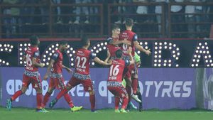 ISL 2019 - 20 : ஜாம்ஷெட்பூர் அபார வெற்றி.. 3 கோல் அடித்து அசத்தல்.. ஹைதராபாத் அணியை வீழ்த்தியது!