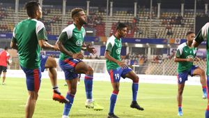ஜாம்ஷெட்பூரின் ஹாட்ரிக் வெற்றிக்கு செக் வைக்குமா சாம்பியன் பெங்களூரு?