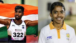 ஓட்டப்பந்தயத்தில் சாதித்த லட்சுமணன் - சூர்யா திருமணம்.. தங்கம் வென்று வாழ்வில் இணைந்த ஜோடி!