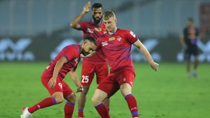 ISL 2019-20 : கெத்து காட்டப் போகும் அணி எது? பெங்களூரு - ஏடிகே இடையே பரபர மோதல்!