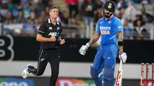 கோலியை எப்படியாவது அமுக்கிருங்க.. வேற வழியே இல்லை..விட்டா கலக்கிடுவாரு... அலறும் சவுதி!