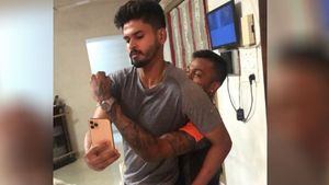 வரவர இவங்க அலம்பலுக்கு அளவே இல்லாம போயிடுச்சு... ஓய்வை ஜாலியாக அனுபவிக்கும் வீரர்கள்