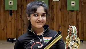 சும்மாதானே இருக்கோம்.. வாங்க சுட்டு சுட்டு விளையாடலாம்.. அசர வைக்கும் இஷா சிங்