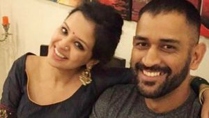 தோனி தூக்கத்தில் எதை பத்தி பேசுறாரு தெரியுமா?அந்த உண்மையை சொன்ன சாக்ஷி!