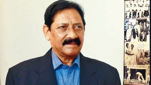 முன்னாள் கிரிக்கெட் வீரர், உத்தர பிரதேச கேபினட் அமைச்சர் சேத்தன் சவுஹான் மரணம்