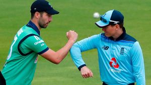ENG vs IRE 2nd ODI : அயர்லாந்து டாஸ் வெற்றி.. 4 ஆண்டுகள் கழித்து வாய்ப்பு பெற்ற இங்கிலாந்து வீரர்!