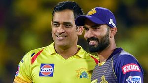 இவர்தான் கேப்டன்.. தைரியமாக இறங்கி வந்த தினேஷ் கார்த்திக்.. தோனியை சீண்டும் வல்லுநர்கள்.. பரபரப்பு