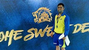 தோனி.. உடைந்த இதயத்தை ஒட்ட வைத்த ஒரு புன்னகை.. எதையும் தாங்கும் இதயம்.. உருகிய ரசிகர்கள்!