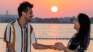 உன்னாலே என்னாளும் என் ஜீவன் வாழுதே... புகைப்படத்தில் காதல் சொன்ன சஹல்