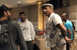 'யங்'கா இருக்கீங்க... பாராட்டிய ஹெட் கோச்... அள்ளி அணைத்துக் கொண்ட டீம்... சிறப்பான வரவேற்பு!