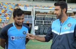 நெட் முதல் நட்டு வரை.... முதல் பால் கண்ணுக்கே தெரியலைனா... நட்டு கலகல!