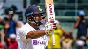 உன்னை நம்புறேன்.. கடைசி நொடியில் சிராஜுக்கு அஸ்வின் கொடுத்த 