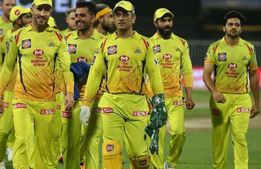 இத்தனை பேர் இருக்காங்க.. தோனிக்கு பறந்த அட்வைஸ்.. குறைந்த தொகைக்கு கொக்கி போட்டு தூக்கும் சிஎஸ்கே