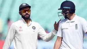 'கோலியை விட ஜோ ரூட் தான் பெஸ்ட்'.. மைக்கேல் வாகன் டீவீட்டும், ரசிகர்களின் பதிலடியும்
