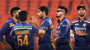 பேட்டிங், பவுலிங் என அட்டகாசம்....கடும் பிரஷரால் திணறிய இங்கிலாந்து... டி20 தொடரை வென்றது இந்தியா