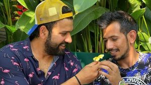 காதல் கேக்குதோ ரோகித் - சஹாலின் இன்ஸ்டா சேட்டைகள்... கடுப்பாகி கமெண்ட்டில் கும்மிய ரோகித்தின் மனைவி!