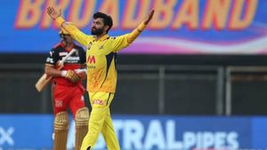 பேட்டிங் -பௌலிங் இரண்டிலும் அதிரடி... ஆர்சிபி பௌலர்களையும் பீல்டர்களையும் திணறடித்த ஜத்து!